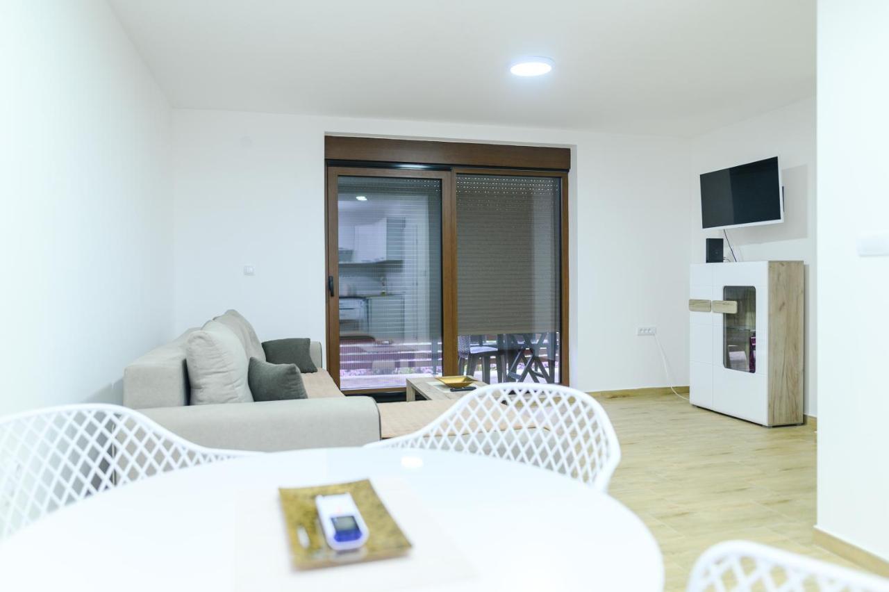 Apartman Dina سوكو بانيا المظهر الخارجي الصورة